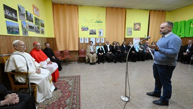 संत पापा पल्ली के पास्टोरल काउंसिल के सदस्यों से मिले।