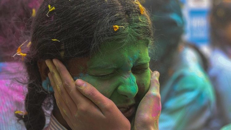 Bei einem hinduistischen Frühlingsfest in Neu Delhi (Archivbild)