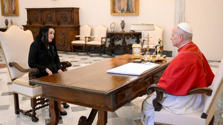 संत पापा लियो 14 ने माल्टा गणराज्य की राष्ट्रपति श्रीमति मिरियम स्पिटेरी देबोनो से मुलाकात की।