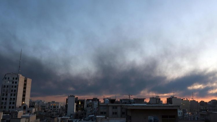 Rauch nach US-Angriff über Teheran