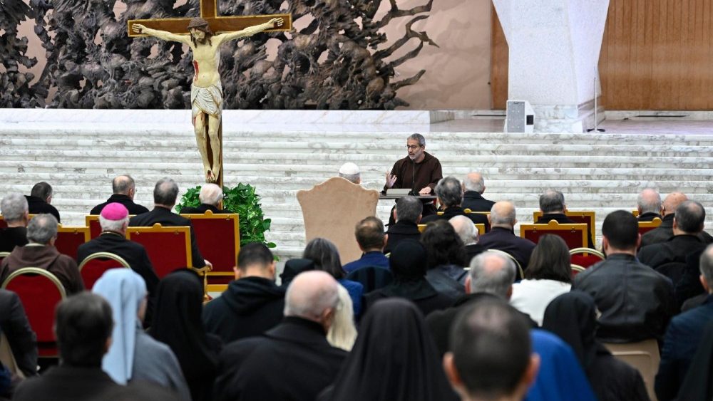 Papa në Sallën e Palit VI për predikimin e Kreshmës nga Atë Pasolinit