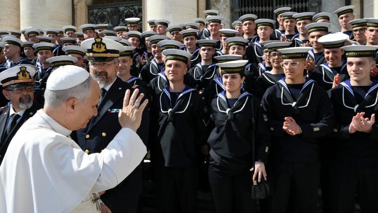 Il Papa ai cristiani del Medio Oriente, 'siate strumenti di pace'