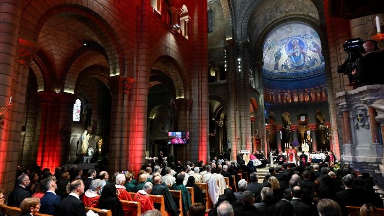 Ima&oacute;ra a monac&oacute;i sz&eacute;kesegyh&aacute;zban