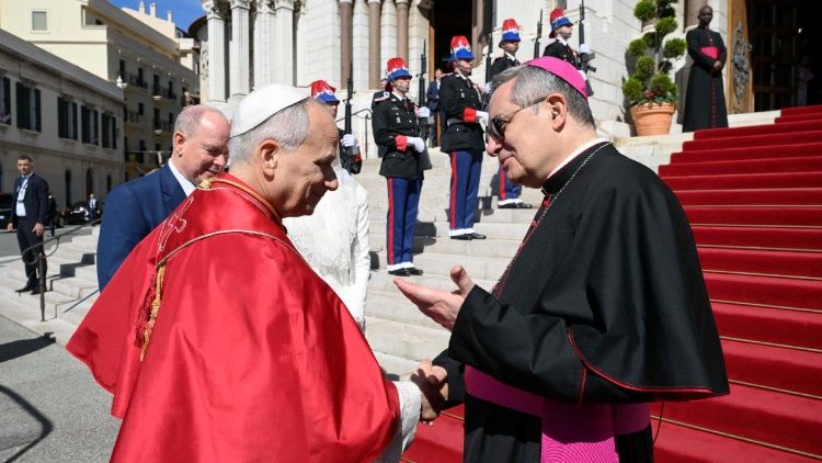Papst und Erzbischof am Samstag