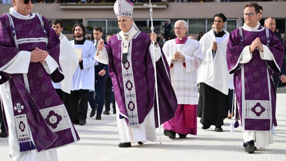 Святая Імша на стадыёне Луі ІІ у Манака