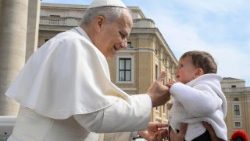 Il Papa nella Domenica delle Palme, 'deponete le armi! Siete fratelli!"