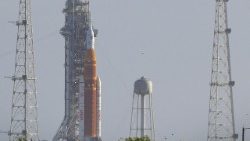 केनेडी स्पेस सेंटर से आर्टेमिस II मिशन लॉन्च