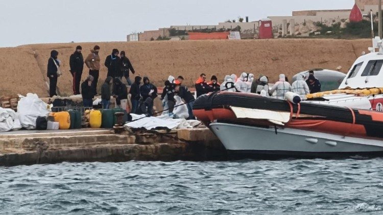  Rescate de migrantes en Lampedusa 