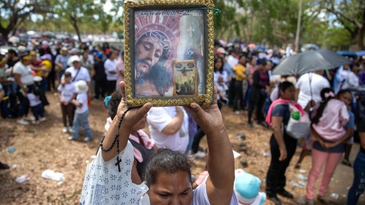 Un momento del Vía Crucis en Managua, Nicaragua
