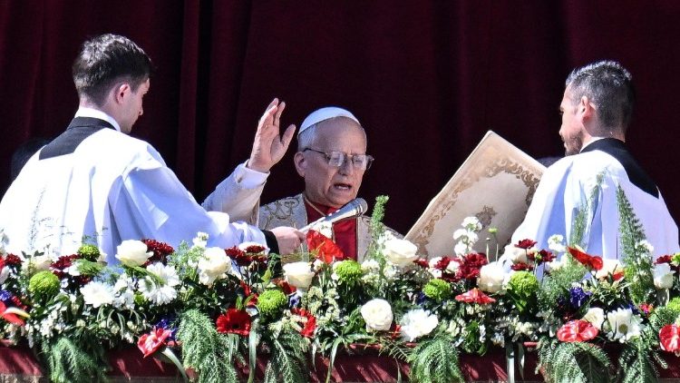 Il Papa, 'chi ha il potere di scatenare le guerre scelga la pace'