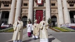 Il Papa, 'chi ha il potere di scatenare le guerre scelga la pace'