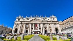 Ünnepi húsvéti szentmise a Szent Péter téren