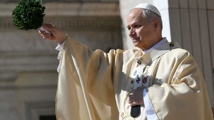 Il Papa, 'chi ha il potere di scatenare le guerre scelga la pace'