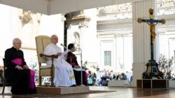 संत पापा लियो ने मध्य पूर्व में युद्धविराम का स्वागत किया और बातचीत की अपील की