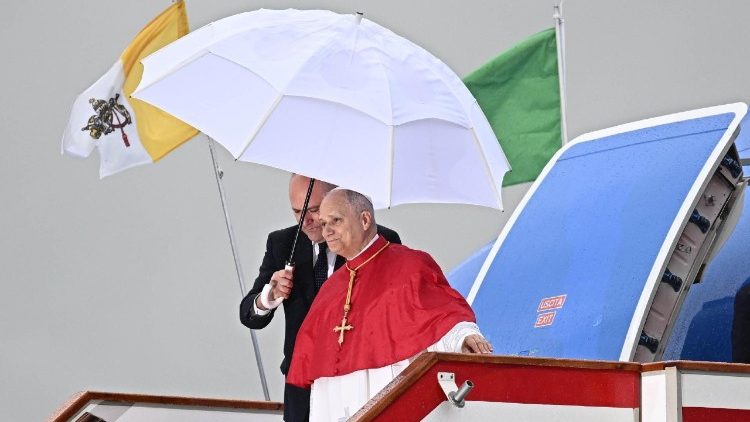  அல்ஜீரியாவின் அல்ஜியர்ஸ் நகரை வந்தடைந்த திருத்தந்தை 