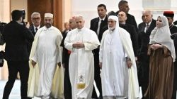 Il Papa in Moschea, 'l'Altissimo preservi l'intera famiglia umana'