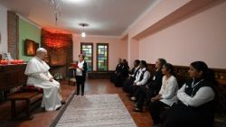 புனித அகுஸ்தினார் மறைப்பணி சகோதரிகளுடன் திருத்தந்தை