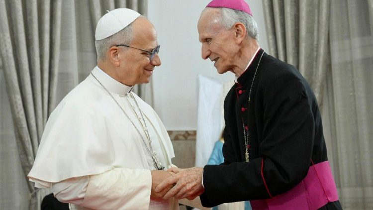 O Papa com o Arcebispo Em&eacute;rito de Argel, Dom Desfarges, na Casa dos Idosos em Annaba