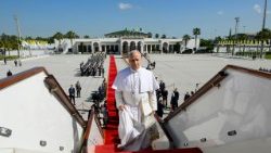 Il Papa lascia l'Algeria, il viaggio prosegue in Camerun