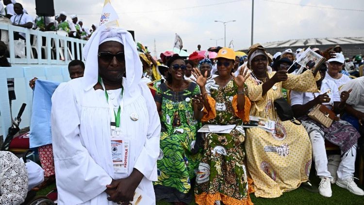 ++ Il Papa, 'l'umanit� ha fame di pace, servono gesti di perdono' ++