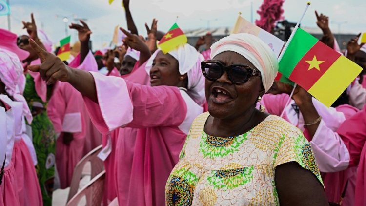 Alla messa del Papa a Douala in 120mila