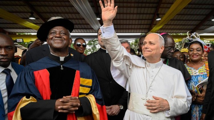 Papst Leo im April an der Katholischen Uni Zentralafrikas in Douala (Kamerun)