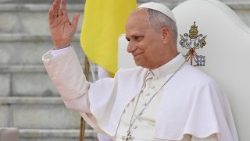 Леў XIV падчас візіту ў Экватарыяльную Гвінею