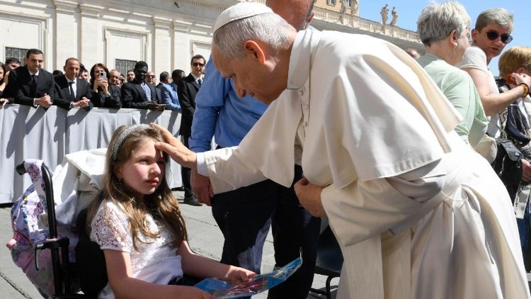 Il Papa, 'in Africa per rafforzare l'appello per la pace'