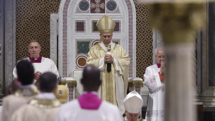 Papst Leo in der Lateranbasilika in Rom bei der Messe mit Weihe vier neuer Weihbisch&ouml;fe des Bistums Rom