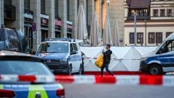 Einsatzkräfte am Tatort in Leipzig
