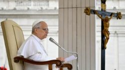 Il Papa, 'la Chiesa deve denunciare il male e annunciare la pace'