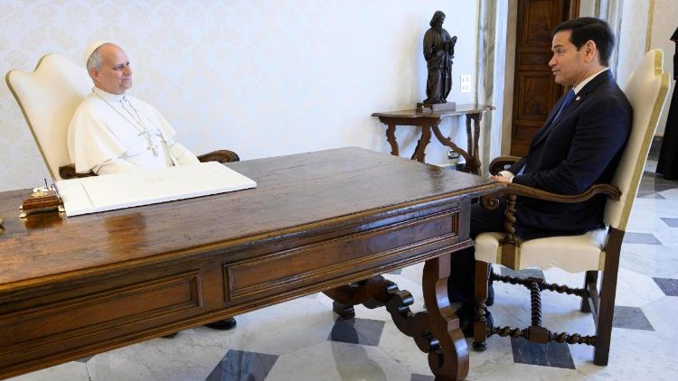 Le&oacute; p&aacute;pa &eacute;s Marco Rubio megbesz&eacute;l&eacute;st folytat a Vatik&aacute;nban