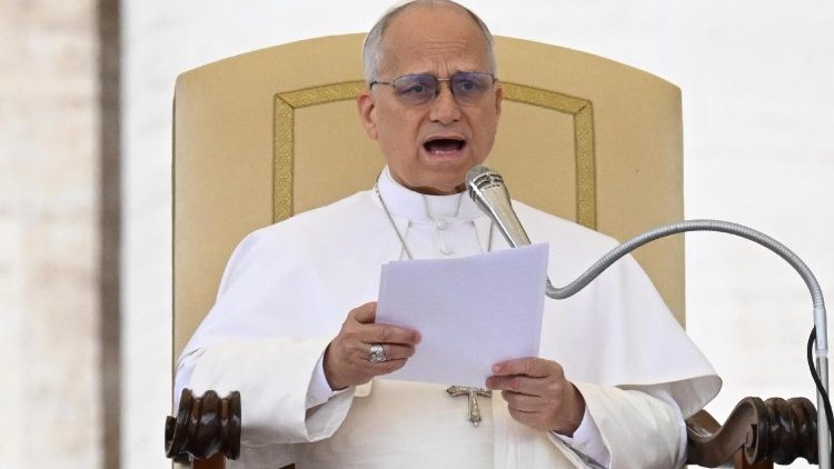 Papa na esika ya Santtu-Petelo mokolo ya likita lya banso