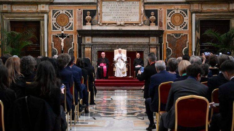 Il Papa, tutti hanno dignit�, no alla pena di morte o alle torture