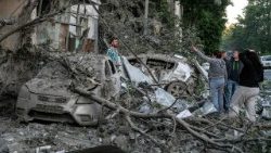 Massicci attacchi russi su Dnipro e Kyiv 