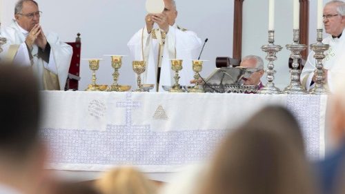 Messe aux &Icirc;les Canaries: &laquo;Prions pour ceux qui ont perdu la vie en mer&raquo;