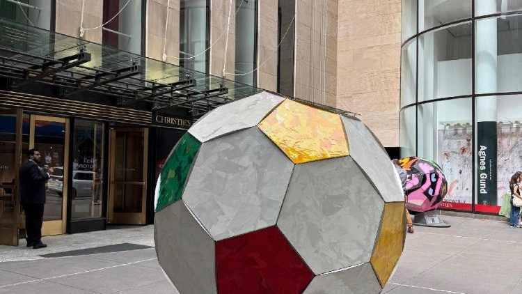 I musei di New York si mobilitano per i mondiali di Calcio con mostre che raccontano il calcio come fenomeno culturale