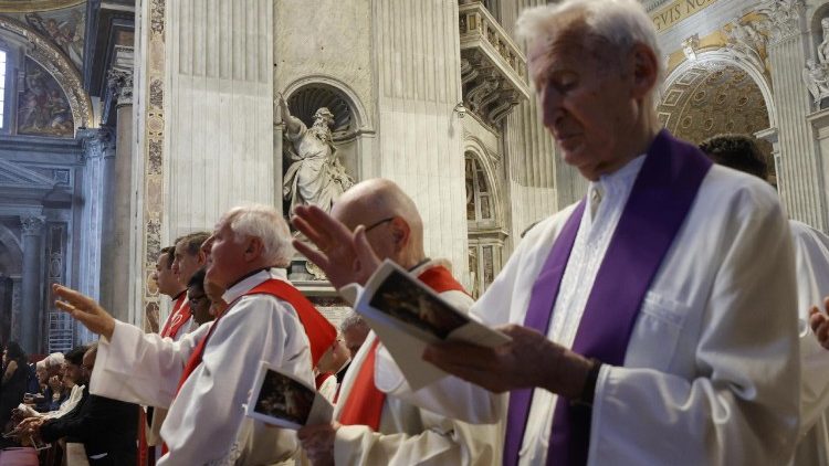 Die Trauerfeier f&uuml;r Kardinal Ruini im Petersdom