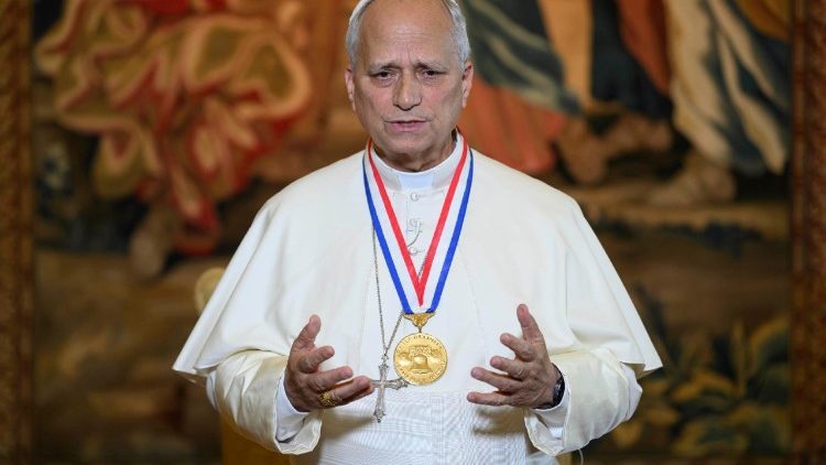 Il Papa, io figlio di una grande nazione, prosperi nella pace