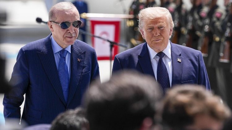 I presidenti Erdogan e Trump ad Ankara per il vertice della Nato