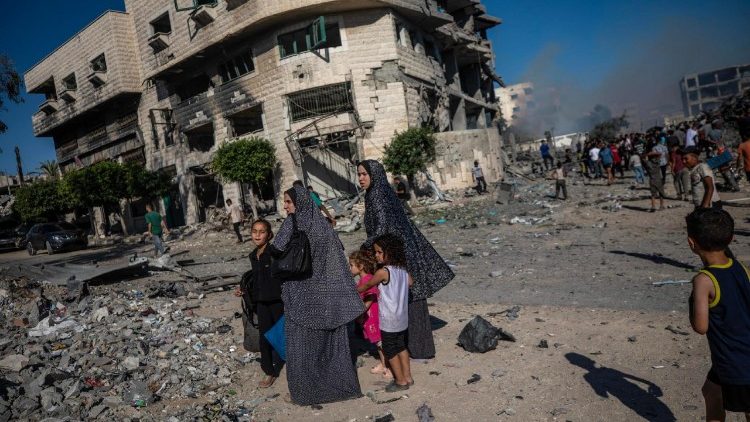 Intanto domenica le forze di difesa israeliane hanno confermato l’attacco a Sabra, quartiere di Gaza City, che aveva come obiettivo un sito di produzione di armi di Hamas