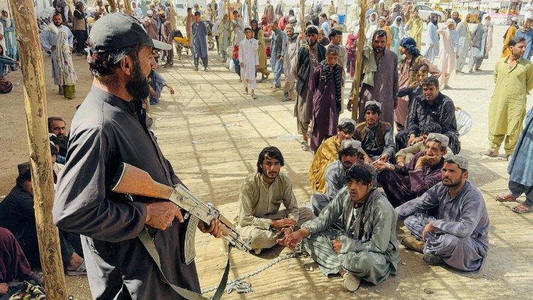 Migranti afghani nel campo di trattenimento di Chaman, città alla frontiera con il Pakistan