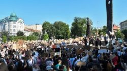 Le proteste per le dimissioni del ministro della Difesa Fedorov
