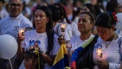 Người dân Venezuela tham gia Thánh lễ cầu nguyện cho các nạn nhân động đất ngày 24/6/2027