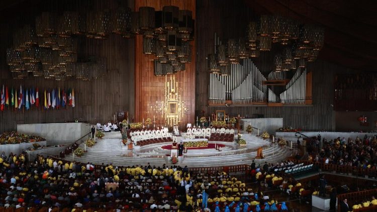 A missa presidida pelo cardeal Parolin no Santu&aacute;rio de Guadalupe (ph. EPA/Mario Guzman)