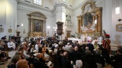 Pápai szentmise a castelgandolfói Szent Tamás plébániatemplomban 