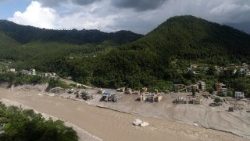 Dampak banjir bandang di sepanjang perbatasan Nepal-Tibet 