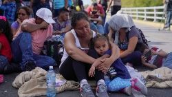 Eine Familie aus Honduras an der US-mexikanischen Grenze