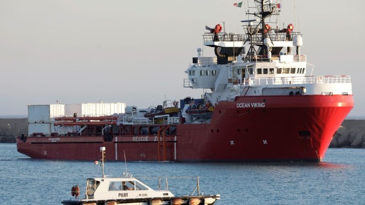 La Ocean Viking, la nave di soccorso di Sos Mediterranée