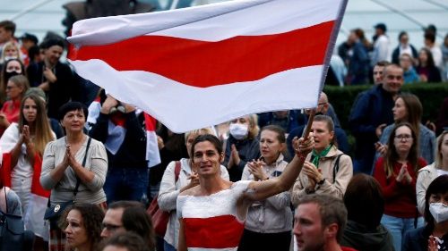 Belarus: Zwei Priester vorübergehend verhaftet